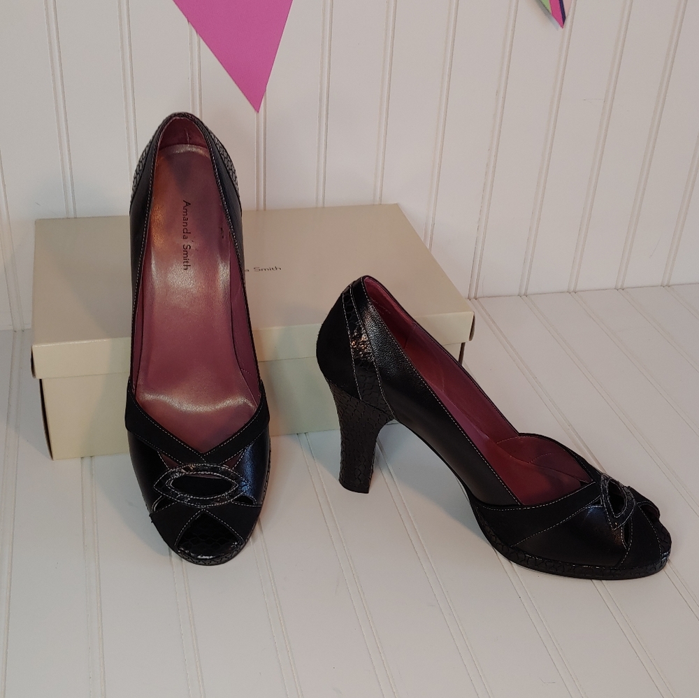 Amanda Smith Ruby Black Leather & Suede Heels size 10